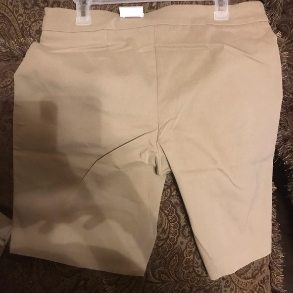 New Women shorts with 2 side pockets size 12/14 - Picture 6 of 7